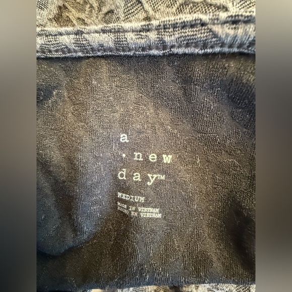 A New Day Bodysuit Textured Knit Stretch Gray Leopard Print Size Medium - Picture 3 of 9